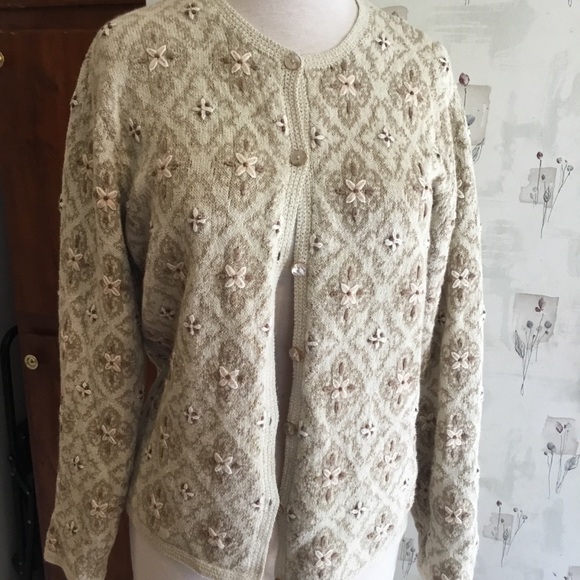 Very beautiful Swiftie, Talbots women’s cardigan, M - Picture 4 of 7